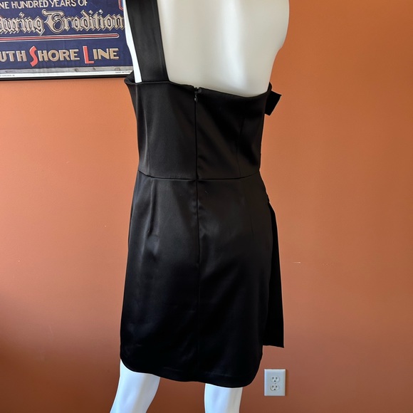 ELIZA J black and cream one shoulder satiny cocktail dress - Picture 8 of 8